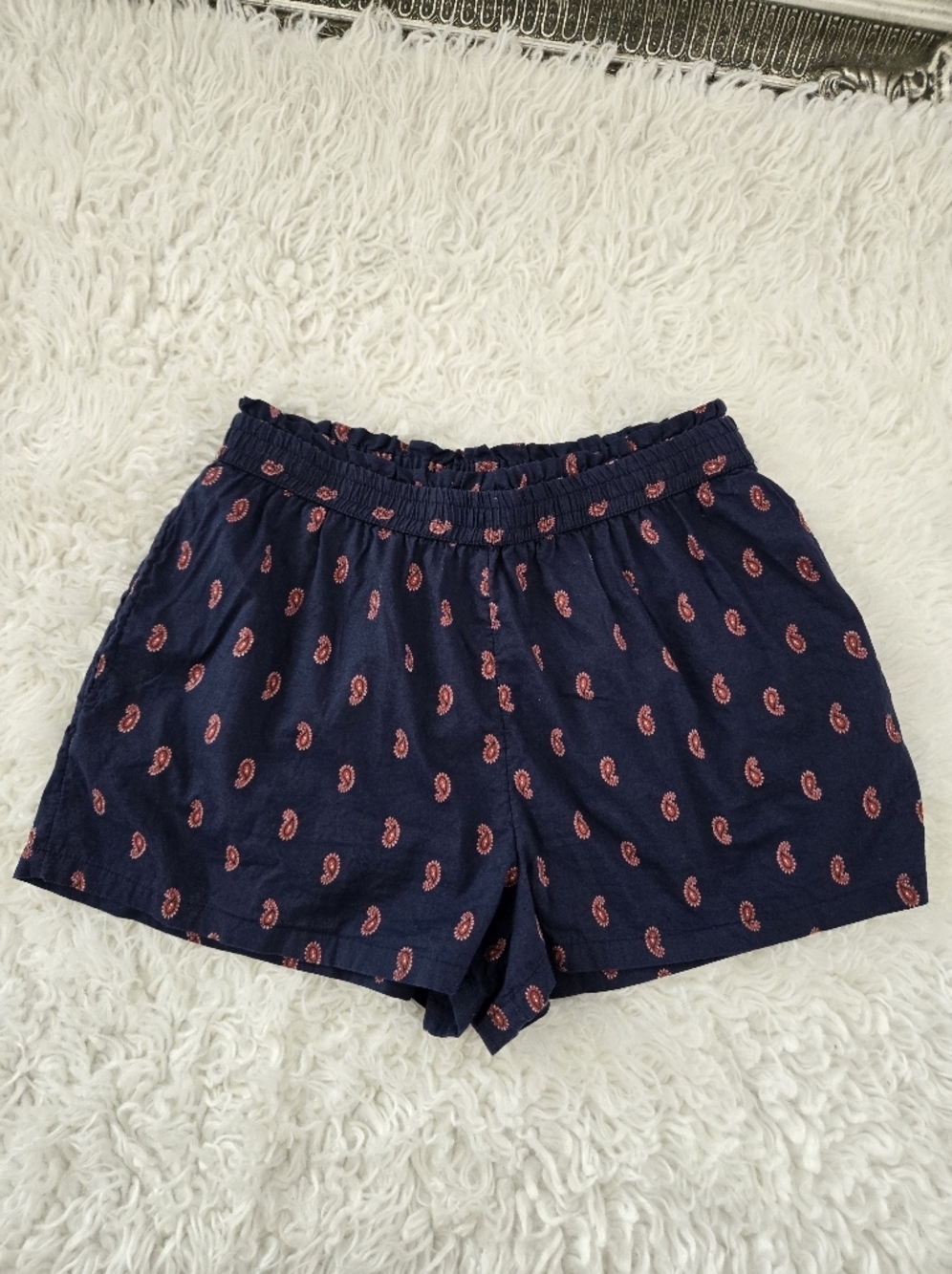 Joie 100% Cotton navy blue red paisley pattern lounge shorts. Size Medium